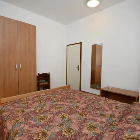 Komfortable In Valica Mit Grossem Garten Apartment *
