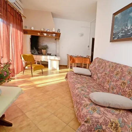 Apartment Komfortable In Valica Mit Grossem Garten Mazurija