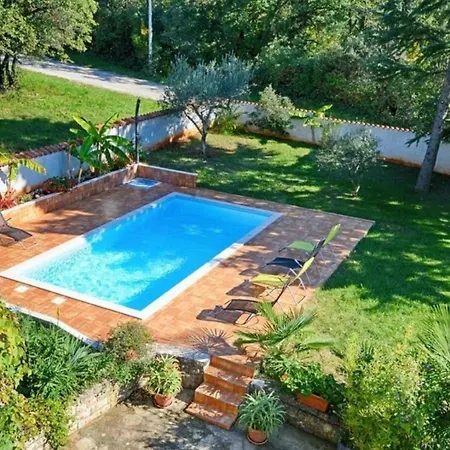 Komfortable In Valica Mit Grossem Garten * Mazurija