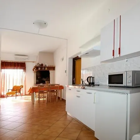 Apartment Komfortable In Valica Mit Grossem Garten *
